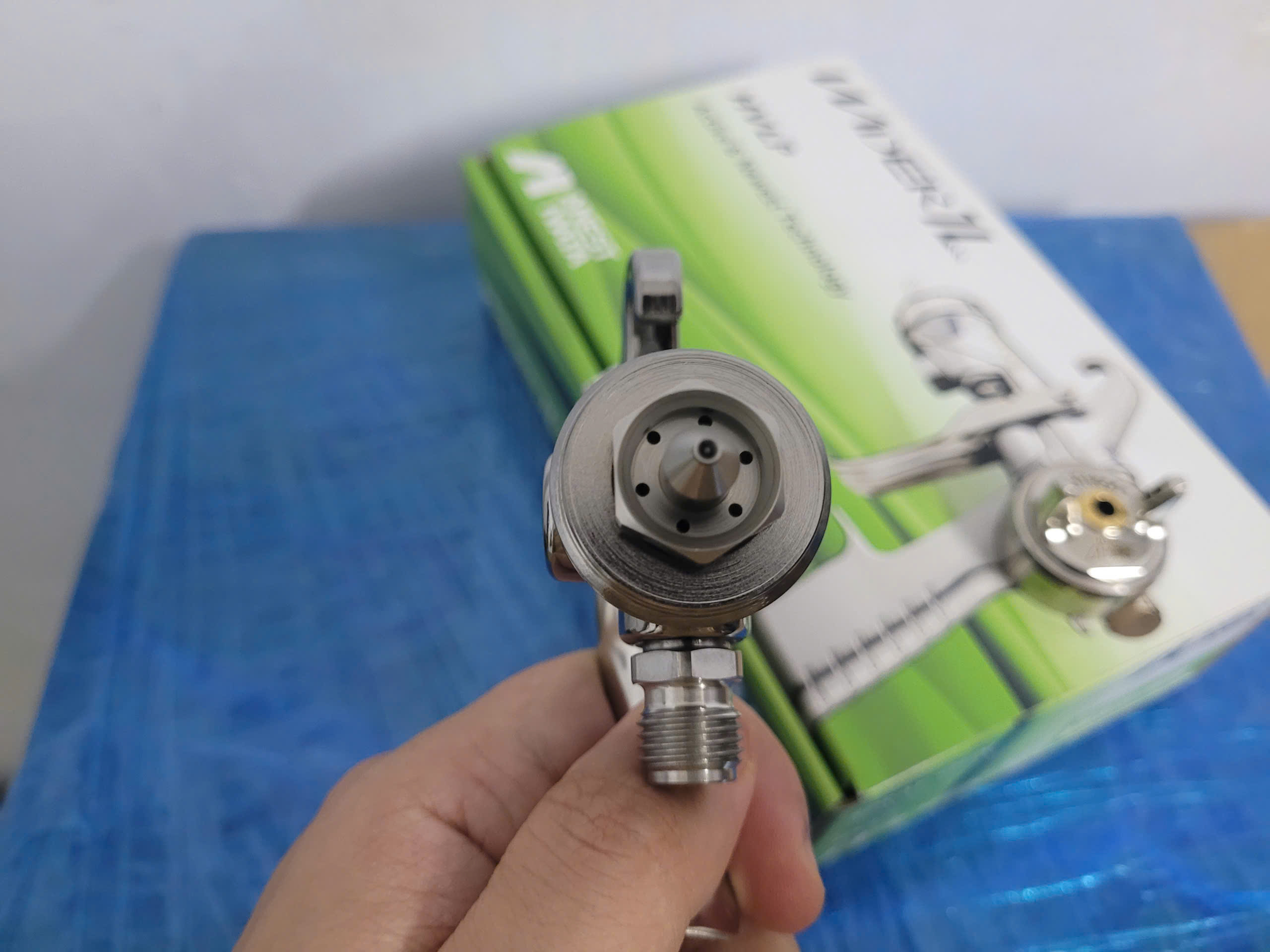Súng phun sơn áp lực thấp WIDER1L Anest Iwata